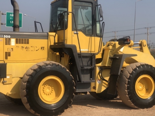 ขายรถตักล้อยาง KOMATSU WA300-3E นำเข้าเองจากญี่ปุ่น สภาพสวยพร้อมใช้ มีVDOการทำงานครับ