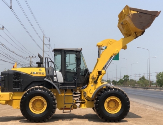 ขายรถตักล้อยาง HITACHI ZW220-5B (เทียบเท่า WA380-7) ปี 2016 นำเข้าจากญี่ปุ่น มีVDOการทำงานครับ