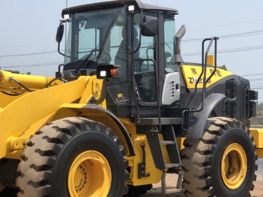 ขายรถตักล้อยาง HITACHI ZW220-5B (เทียบเท่า WA380-7) ปี 2016 นำเข้าจากญี่ปุ่น มีVDOการทำงานครับ