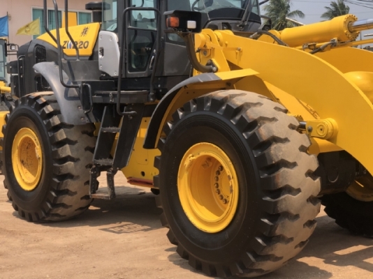 ขายรถตักล้อยาง HITACHI ZW220-5B (เทียบเท่า WA380-7) ปี 2016 นำเข้าจากญี่ปุ่น มีVDOการทำงานครับ