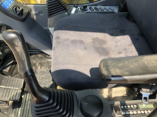 ขายรถขุด KOMATSU PC120-8 ปี 2011 นำเข้าจากญี่ปุ่น สภาพสวยพร้อมใช้งาน มีVDOการทำงานครับ