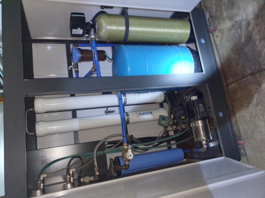 เครื่องกรองน้ำ RO 200 ลิตรต่อชั่วโมง มีจำนวน 2 เครื่องเครื่องละ 45,000 บาท เครื่องกรองน้ำ RO 200 ลิตรต่อชั่วโมง มีจำนวน 2 เครื่องเครื่องละ 45,000 บาท