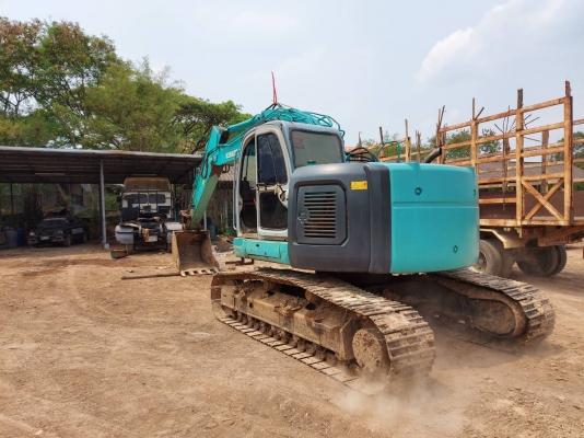 ขายด่วน แบ็คโคร KOBELCO SK200 SR สภาพพร้อมใช้งาน เครื่องปั้มดี โซ่ช่วงล่างสวย เอกสารสัญญาซื้อขาย สนใจสอบถาม 093 0764943 K ตั้ม