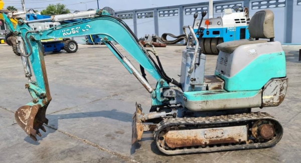 ขายด่วน145,000บาทรถแบคโฮโกเบโก้SK07คอลโทลสั้นน้ำมันปั้มนี้วเทียบเท่าPC10ขึ้นท้ายกะบะได้รถนอกสถาพดีพร้อมใช้เพิ่งนำเข้ามายังไม่เคยใช้งานในไทยเลยเครื่องยันมา2สูบเครื่องดีปั้มเเรงบูมอาร์มดีโซ้สวยช่างล่างดีรถสวยไฟฟ้าเต็มเร็วแรงไม่โหลดพร้อมใช้สีเดิมๆ สนใจโทร 08