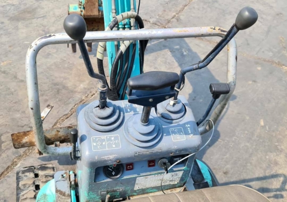 ขายด่วน145,000บาทรถแบคโฮโกเบโก้SK07คอลโทลสั้นน้ำมันปั้มนี้วเทียบเท่าPC10ขึ้นท้ายกะบะได้รถนอกสถาพดีพร้อมใช้เพิ่งนำเข้ามายังไม่เคยใช้งานในไทยเลยเครื่องยันมา2สูบเครื่องดีปั้มเเรงบูมอาร์มดีโซ้สวยช่างล่างดีรถสวยไฟฟ้าเต็มเร็วแรงไม่โหลดพร้อมใช้สีเดิมๆ สนใจโทร 08