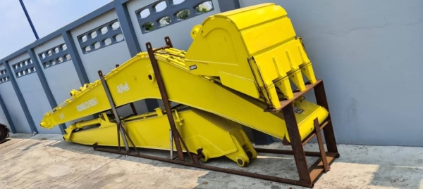 ขายด่วนพิเศษลดกระหน่ำราคาหลือ165,000บาทบูมอาร์มยาวขนาดSK120 โกเบโก้-3-5-6-7-8 ยาว12เมตร หรือ40ฟุดเป็นของใหม่นำเข้ายังไม่เคยใช้งานเอกสารอินวอย ได้ครบชุดบูมอามกระบอกบุ้งกี๋โต่งเตงสลักและบุ้งกี๋ครบประกอบใช้งานได้เลย