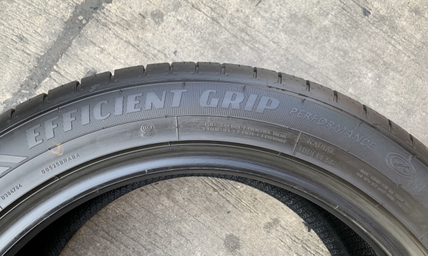 ยางป้ายแดง 235-50-18 Goodyear ปี 20 ดอกหนานิ่ม เต็มๆ ตุ่มชัด