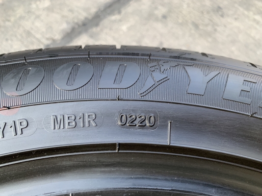 ยางป้ายแดง 235-50-18 Goodyear ปี 20 ดอกหนานิ่ม เต็มๆ ตุ่มชัด