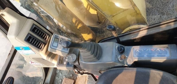 ขายด่วนราคาพิเศษ195,000บาท รถแบคโฮ   KOMATSU  PC38UR เทียบเท่าPC40-6  รุ่นยอดนิยมเครื่องโคมัสซู3D95L เครื่องดีปั่มแรง รถนอกเพิ่งนำเข้ามาใหม่ยังไม่เคยใช้งานในเมืองไทย เอวแน่นพร้อมใช้บูมอาร์มสวยช่างล่างดีรถสวยเร็วแรงไม่โหลดพร้อมใช้สีเดิมๆ081-989-1989หรั่งคร