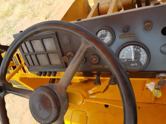 รถตักKOMATSU510 รถคันนี้เก่าญี่ปุ่น สุดยอดรถตักในตำนาน เครื่องยนต์ โคมัสสุ 4D105 ระบบส่งกำลังด้วยทอร