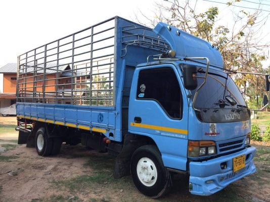 ขาย 6 ล้อIsuzu.รถห้างแท้ NQRยาว5.5เมตร รุ่นพิเศษคัสซีใหญ่ตลอดเส้้น