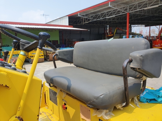 ขายรถบด5ตันSAKAIรุ่นTW500หน้าเหล็กหลังยางนำเข้าญี่ปุ่น ไม่เคยใช้งานในไทย ขับ2เพลา สภาพดีพร้อมใช้งาน 