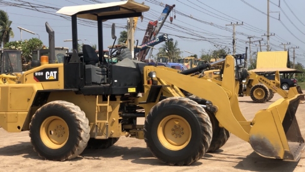 ขายรถตักล้อยาง CAT 910H (เทียบเท่า WA100-6) ปี 2012 นำเข้าเองจากญี่ปุ่น สภาพสวยพร้อมใช้งาน มีVDOการท ขายรถตักล้อยาง CAT 910H (เทียบเท่า WA100-6) ปี 2012 นำเข้าเองจากญี่ปุ่น สภาพสวยพร้อมใช้งาน มีVDOการท