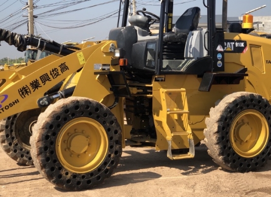 ขายรถตักล้อยาง CAT 910K ปี 2015 แขนยาวพิเศษ นำเข้าเองจากญี่ปุ่น สภาพสวยพร้อมใช้งาน มีVDOการทำงานครับ