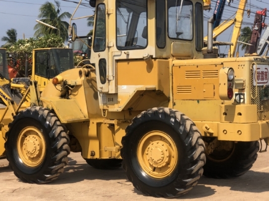 ขายรถตักล้อยาง CAT 920 (เทียบเท่า WA200) นำเข้าเองจากญี่ปุ่น สภาพสวยพร้อมใช้งาน มีVDOการทำงานครับ