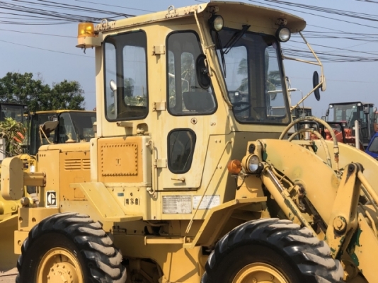 ขายรถตักล้อยาง CAT 920 (เทียบเท่า WA200) นำเข้าเองจากญี่ปุ่น สภาพสวยพร้อมใช้งาน มีVDOการทำงานครับ