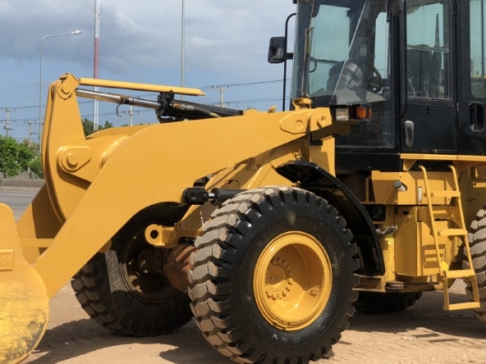 ขายรถตักล้อยาง CAT 924H แขนยาวพิเศษ นำเข้าเองจากญี่ปุ่น สภาพสวยพร้อมใช้ มีVDOการทำงานครับ
