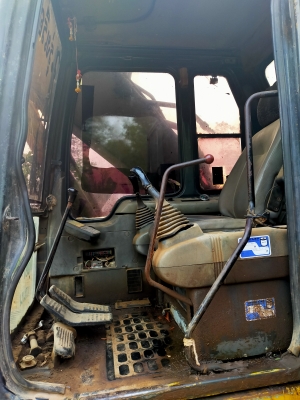 ขายรถแบคโฮ komatsu pc200-6 ไฟฟ้เต็มเอกสารอินวอย