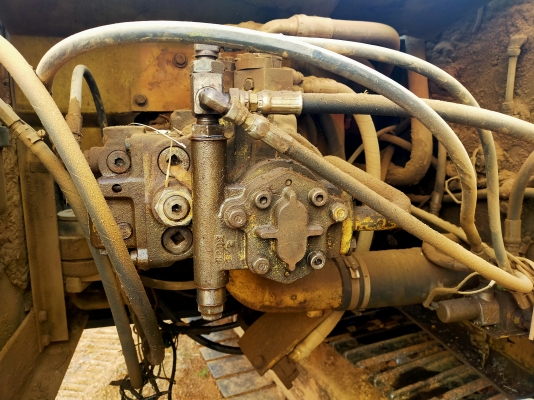 ขายรถแบคโฮ komatsu pc200-6 ไฟฟ้เต็มเอกสารอินวอย