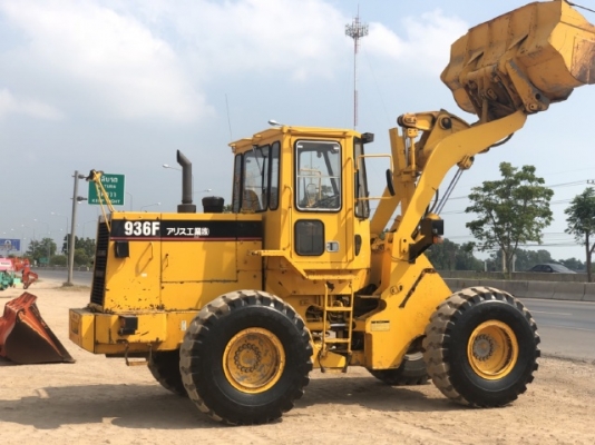 ขายรถตักล้อยาง CAT 936F นำเข้าเองจากญี่ปุ่น สภาพสวยพร้อมใช้ มีVDOการทำงานครับ