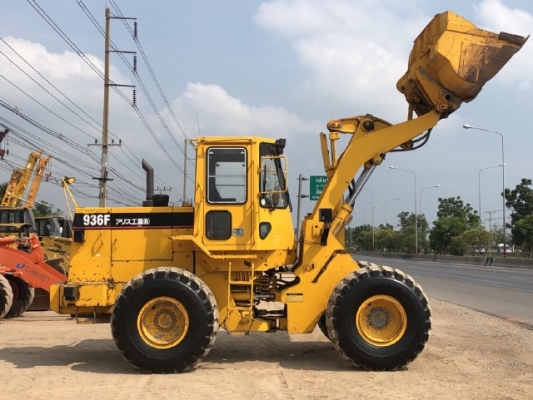 ขายรถตักล้อยาง CAT 936F นำเข้าเองจากญี่ปุ่น สภาพสวยพร้อมใช้ มีVDOการทำงานครับ