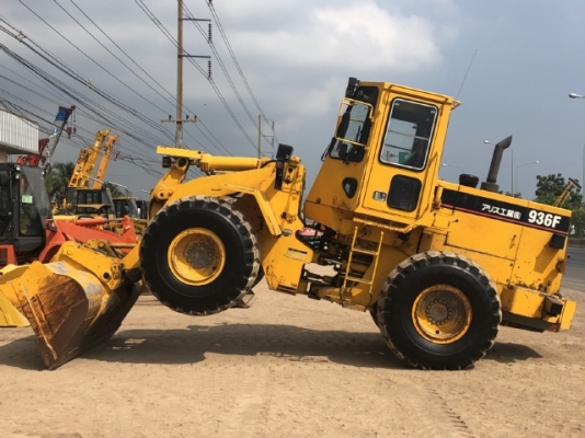 ขายรถตักล้อยาง CAT 936F นำเข้าเองจากญี่ปุ่น สภาพสวยพร้อมใช้ มีVDOการทำงานครับ