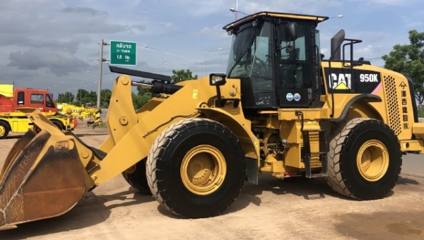 ขายรถตักล้อยาง CAT 950K (เทียบเท่า WA380-7) ปี 2014 นำเข้าเองจากญี่ปุ่น สภาพสวยพร้อมใช้งาน มีVDOการท
