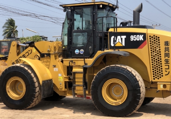 ขายรถตักล้อยาง CAT 950K (เทียบเท่า WA380-7) ปี 2015 นำเข้าเองจากญี่ปุ่น สภาพสวยพร้อมใช้งาน มีVDOการท