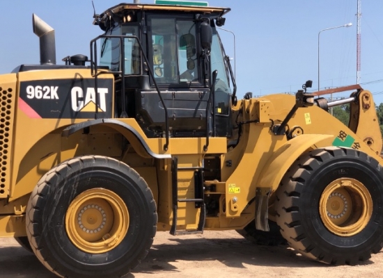 ขายรถตักล้อยาง CAT 962K ปี 2015 นำเข้าเองจากญี่ปุ่น สภาพสวยพร้อมใช้งาน มีVDOการทำงานครับ