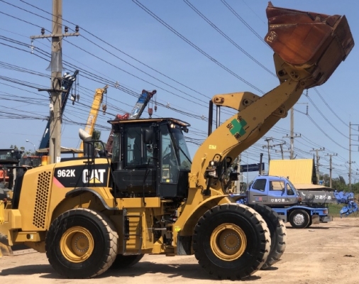 ขายรถตักล้อยาง CAT 962K ปี 2015 นำเข้าเองจากญี่ปุ่น สภาพสวยพร้อมใช้งาน มีVDOการทำงานครับ