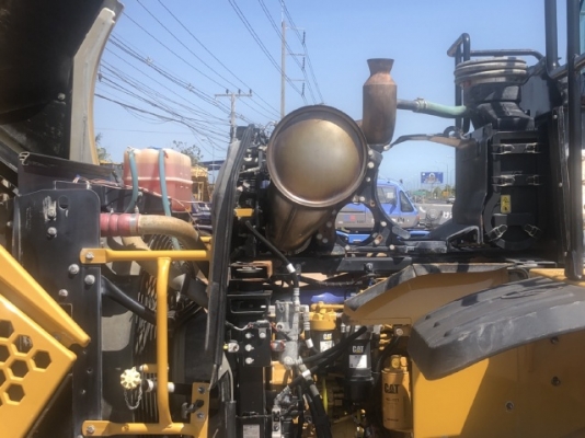 ขายรถตักล้อยาง CAT 962K ปี 2015 นำเข้าเองจากญี่ปุ่น สภาพสวยพร้อมใช้งาน มีVDOการทำงานครับ