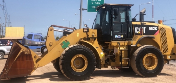 ขายรถตักล้อยาง CAT 962K ปี 2015 นำเข้าเองจากญี่ปุ่น สภาพสวยพร้อมใช้งาน มีVDOการทำงานครับ