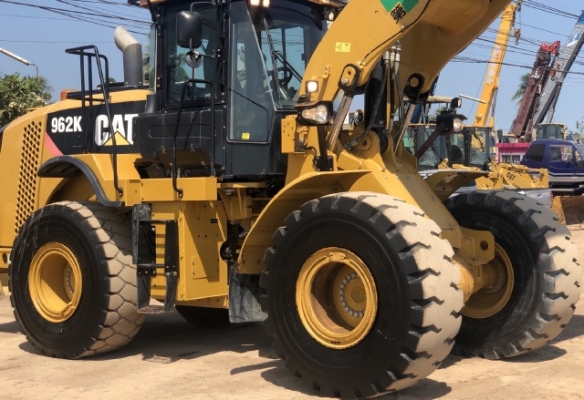 ขายรถตักล้อยาง CAT 962K ปี 2015 นำเข้าเองจากญี่ปุ่น สภาพสวยพร้อมใช้งาน มีVDOการทำงานครับ