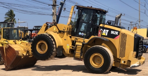 ขายรถตักล้อยาง CAT 962K ปี 2015 นำเข้าเองจากญี่ปุ่น สภาพสวยพร้อมใช้งาน มีVDOการทำงานครับ