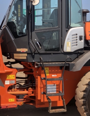 ขายรถตักล้อยาง HITACHI ZW140-5B (เท่าเทียบ WA200-7) ปี 2016 นำเข้าเองจากญี่ปุ่น มีVDOการทำงานครับ