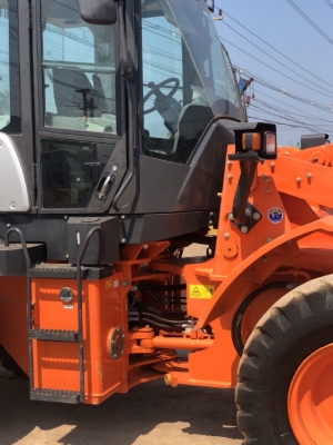 ขายรถตักล้อยาง HITACHI ZW140-5B (เท่าเทียบ WA200-7) ปี 2016 นำเข้าเองจากญี่ปุ่น มีVDOการทำงานครับ
