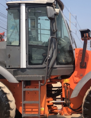 ขายรถตักล้อยาง HITACHI ZW180 ปี 2012 แขนยาวพิเศษ นำเข้าเองจากญี่ปุ่น สภาพสวยพร้อมใช้งาน มีVDOการทำงา