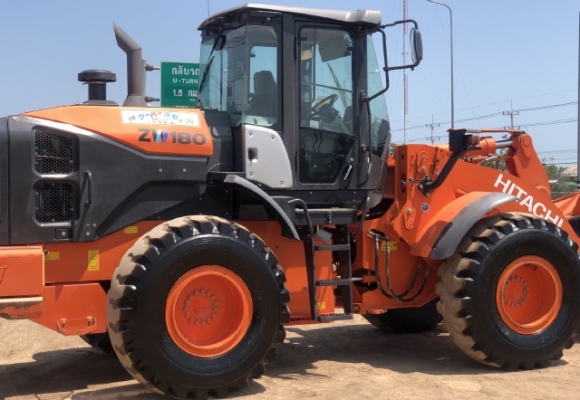 ขายรถตักล้อยาง HITACHI ZW180-5B (เทียบเท่า WA320-7) ปี 2016 นำเข้าเองจากญี่ปุ่น มีVDOการทำงานครับ