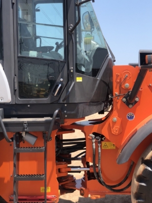 ขายรถตักล้อยาง HITACHI ZW180-5B (เทียบเท่า WA320-7) ปี 2016 นำเข้าเองจากญี่ปุ่น มีVDOการทำงานครับ
