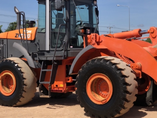 ขายรถตักล้อยาง HITACHI ZW220 นำเข้าเองจากญี่ปุ่น สภาพสวยพร้อมใช้ มีVDOการทำงานครับ