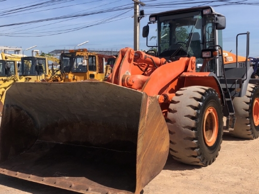ขายรถตักล้อยาง HITACHI ZW220 นำเข้าเองจากญี่ปุ่น สภาพสวยพร้อมใช้ มีVDOการทำงานครับ