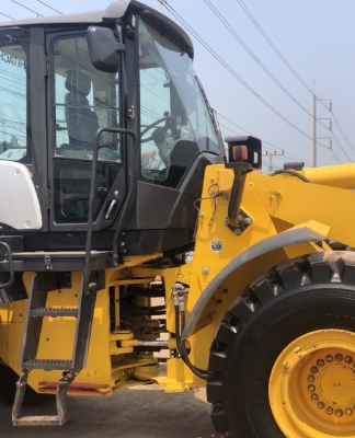 ขายรถตักล้อยาง HITACHI ZW220-5B (เทียบเท่า WA380-7) ปี 2016 นำเข้าจากญี่ปุ่น มีVDOการทำงานครับ
