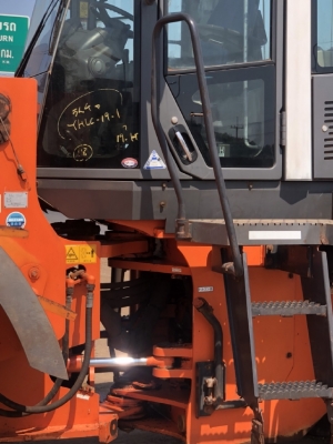 ขายรถตักล้อยาง HITACHI ZW250 (เทียบเท่า WA430-6) ปี 2012 นำเข้าเองจากญี่ปุ่น มีVDOการทำงานครับ