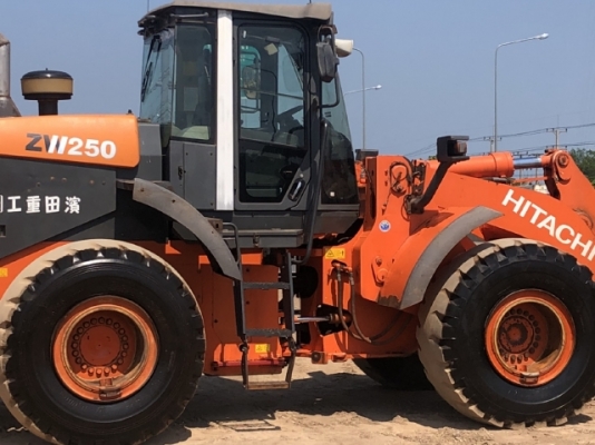 ขายรถตักล้อยาง HITACHI ZW250 (เทียบเท่า WA430-6) ปี 2012 นำเข้าเองจากญี่ปุ่น มีVDOการทำงานครับ