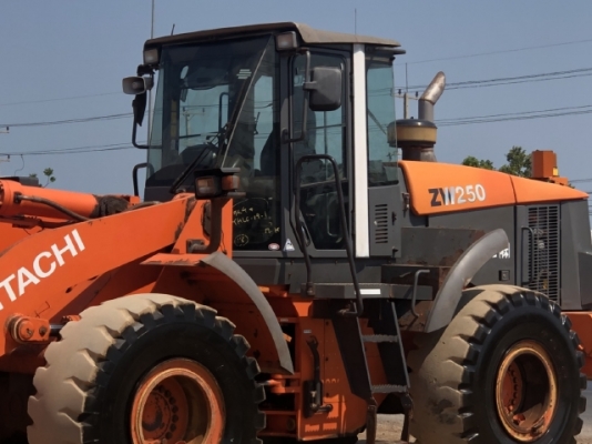 ขายรถตักล้อยาง HITACHI ZW250 (เทียบเท่า WA430-6) ปี 2012 นำเข้าเองจากญี่ปุ่น มีVDOการทำงานครับ