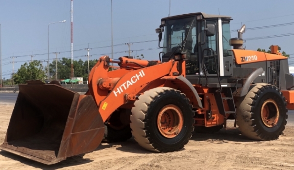 ขายรถตักล้อยาง HITACHI ZW250 (เทียบเท่า WA430-6) ปี 2012 นำเข้าเองจากญี่ปุ่น มีVDOการทำงานครับ