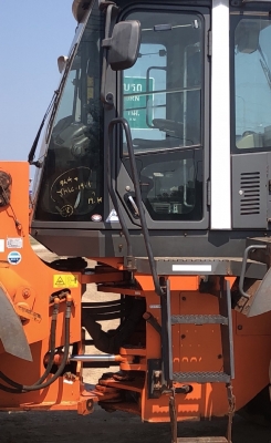 ขายรถตักล้อยาง HITACHI ZW250 (เทียบเท่า WA430-6) ปี 2012 นำเข้าเองจากญี่ปุ่น มีVDOการทำงานครับ