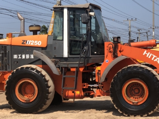 ขายรถตักล้อยาง HITACHI ZW250 (เทียบเท่า WA430-6) ปี 2012 นำเข้าเองจากญี่ปุ่น มีVDOการทำงานครับ