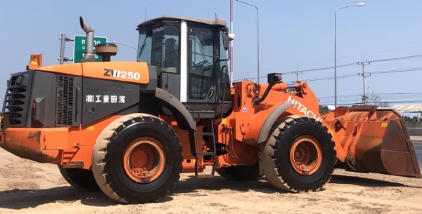 ขายรถตักล้อยาง HITACHI ZW250 (เทียบเท่า WA430-6) ปี 2012 นำเข้าเองจากญี่ปุ่น มีVDOการทำงานครับ ขายรถตักล้อยาง HITACHI ZW250 (เทียบเท่า WA430-6) ปี 2012 นำเข้าเองจากญี่ปุ่น มีVDOการทำงานครับ