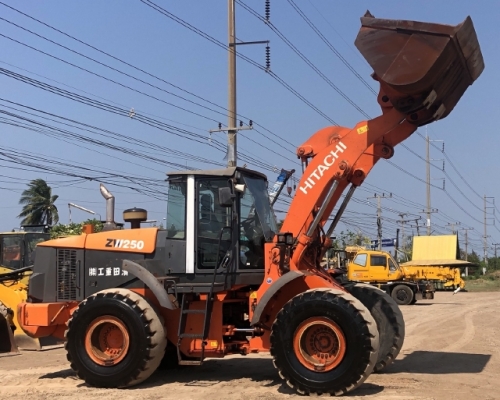 ขายรถตักล้อยาง HITACHI ZW250 (เทียบเท่า WA430-6) ปี 2012 นำเข้าเองจากญี่ปุ่น มีVDOการทำงานครับ ขายรถตักล้อยาง HITACHI ZW250 (เทียบเท่า WA430-6) ปี 2012 นำเข้าเองจากญี่ปุ่น มีVDOการทำงานครับ